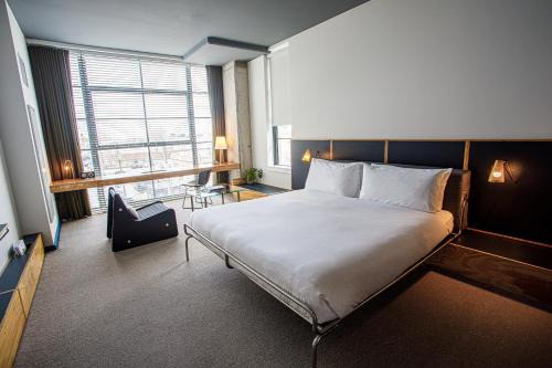 West Loop Hotel | The Emily Hotel