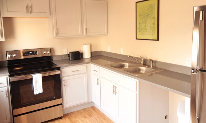 Winona Apartment | The Exchange 25 | Historic Bldg, Studio, Dwntwn