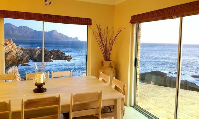 Helderberg Rural Cottage | The Exclusive Monkey Rock Dolphin And Whale Outlook