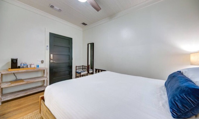 Warrenton Apartment | The Extraordinary Room Four