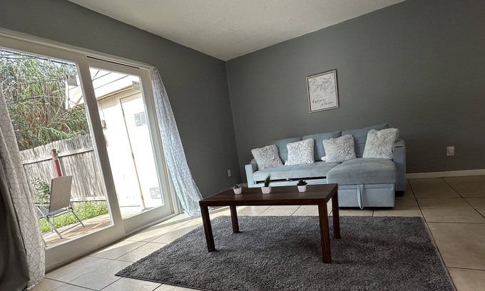 Parker Lane Apartment | The Extreme Dream-Located close to Downtown Austin is your next best stay.