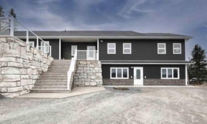 Bayside Apartment | The Eyrie, an eagles nest with an amazing view.