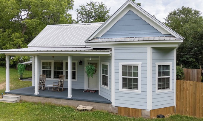 Meridian House | The Farm Haus