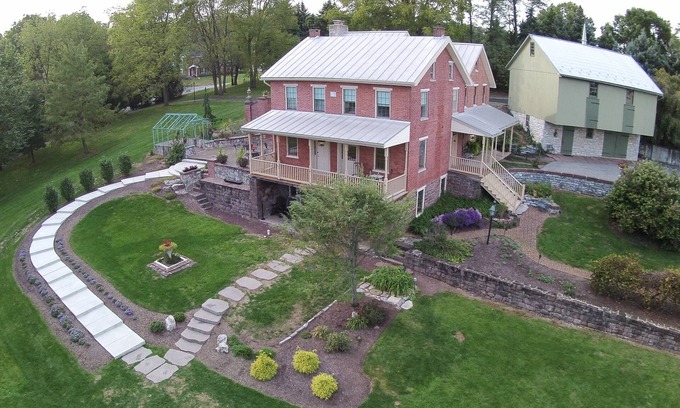 Elizabethtown House | The Farmhouse at Historic Acres of Hershey