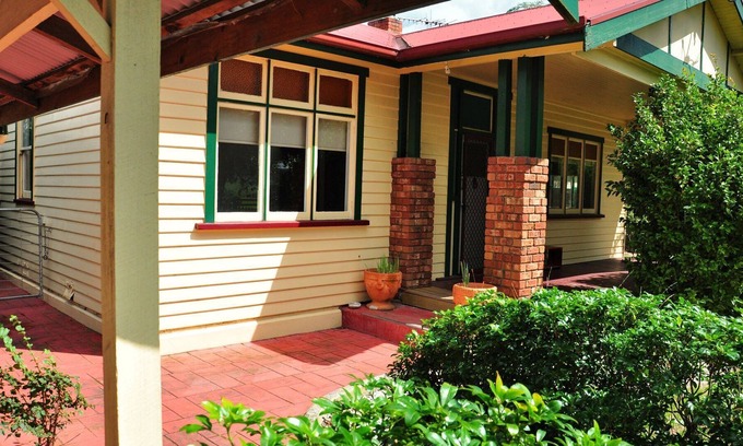 St Helens House | The Federation Cottage