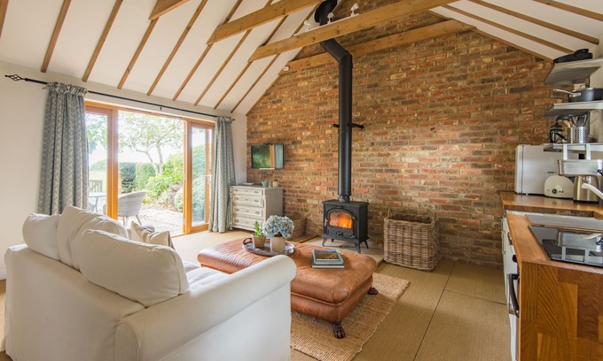 Ashford Cottage | The Figgy by Bloom Stays - sleeps 2 guests in 1 bedroom