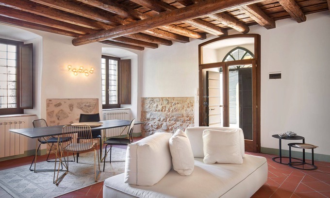 Cola House | The First of the Castle, prestigious one-bedroom apartment with lake view, swimming pool