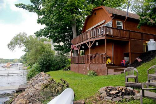 Dundee House | The Fish Inn