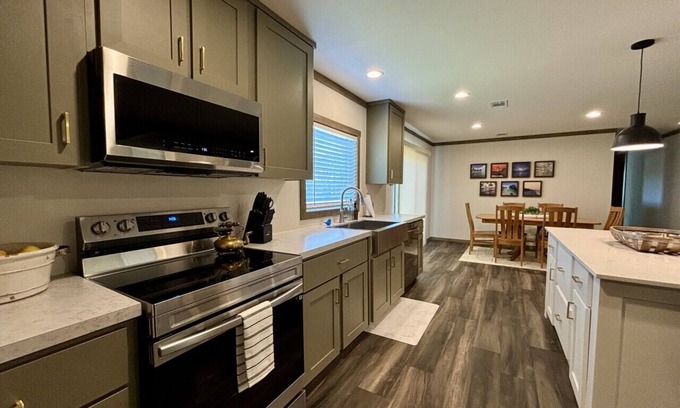 Negreet House | The Five A at Slaughter Creek w/Community Launch and commercial ice machine