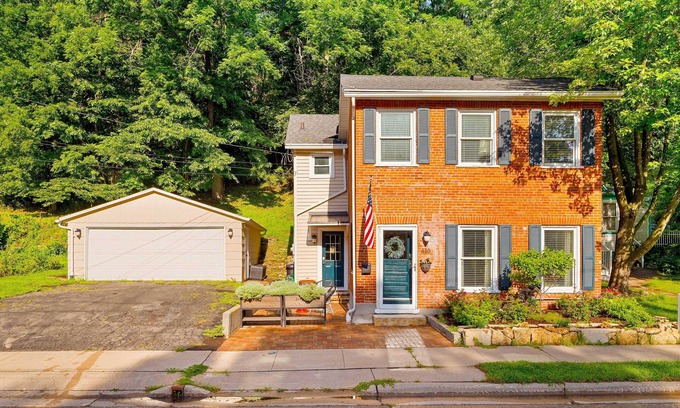 Galena Cottage | 'the Fiveten Federal' - Downtown Galena Gem!