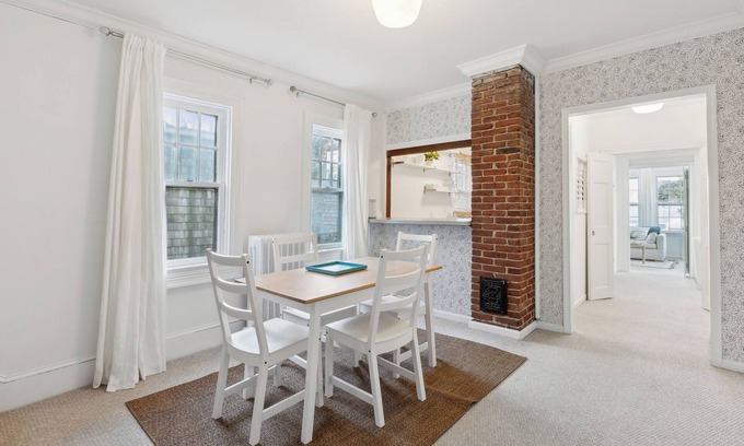 Historic District Apartment | "The Flat" Apartment in Colonial Historic District, Annapolis.