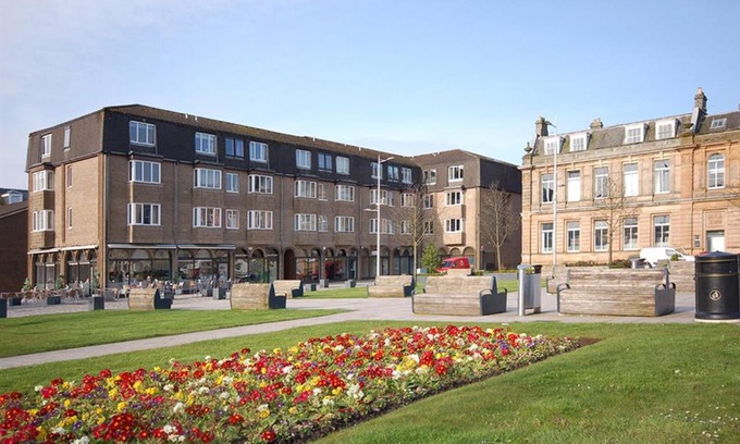 Helensburgh Apartment | The Flat In The Square