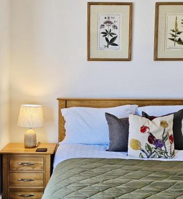 Dartmouth Hotel | The Floating Bridge