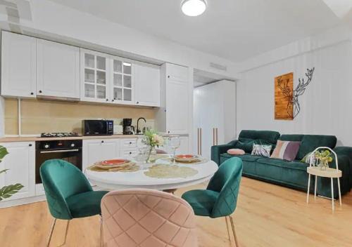 Predeal Apartment | The Flower Clabucet Studio