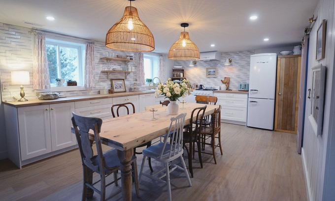Erin Other | The Flower Garden Farmhouse. Stay at a Flower Farm just 1 hour from Toronto