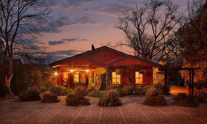 Mhlambanyatsi Hotel | The Foresters Arms