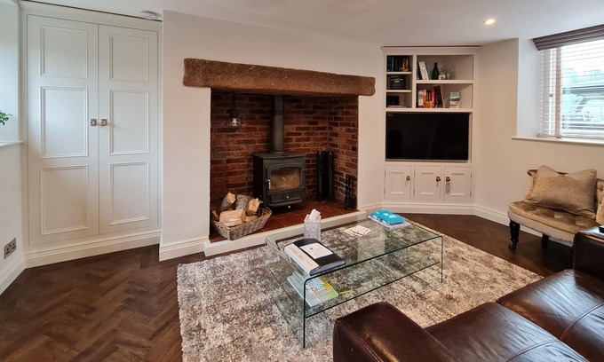 Crich Cottage | The Forge @ Alderwasley. Derbyshire