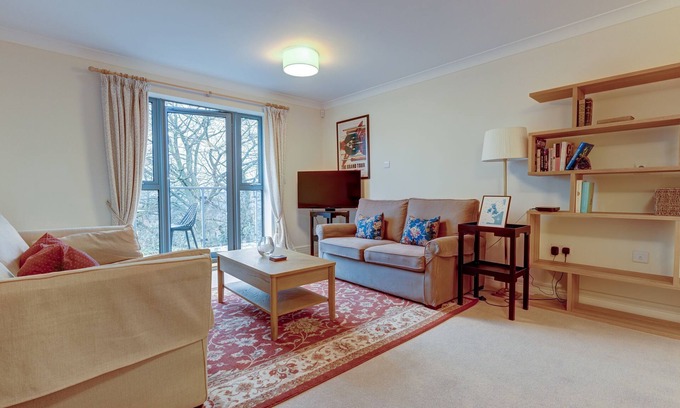 Oxford Apartment | The Foundry | Oxford Holiday Let | 2 Beds & Sleeps 4