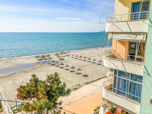 Shkembi i Kavajes Apartment | The Frameless View