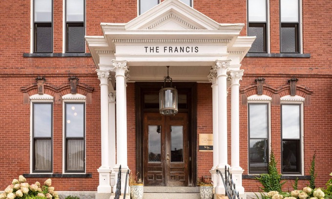 Parkside Hotel | The Francis