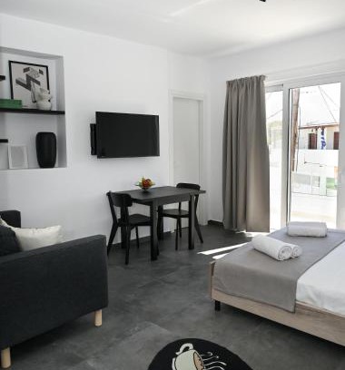 Tripiti Apartment | The Friend's House Milos