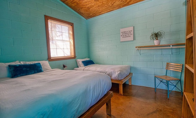 Uvalde County Cabin | The Frio River and a Cozy 2-bedroom cabin - Original Cabin #2