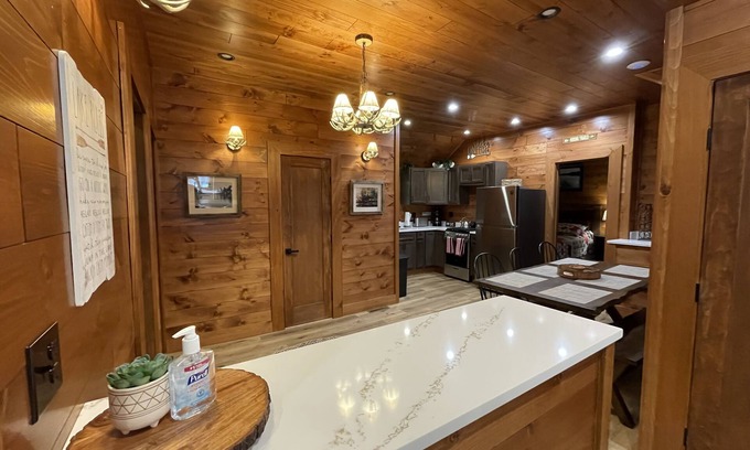 Old Forge House | "The Fulton," a 3-bedroom, luxury waterfront cabin at The Lakes Old Forge