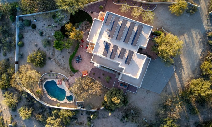 Pinnacle Peak House | The Funky Saguaro, 5 BR, pool/hottub, dog friendly