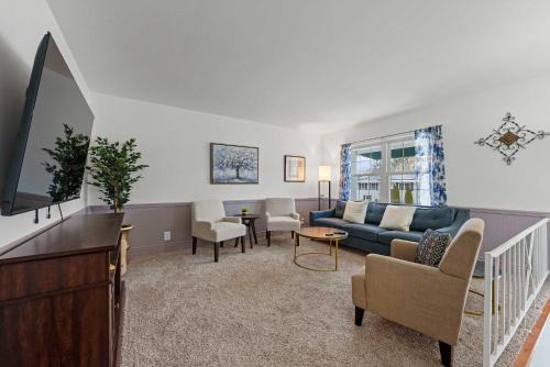 Royal Manor House | The Gahanna Getaway