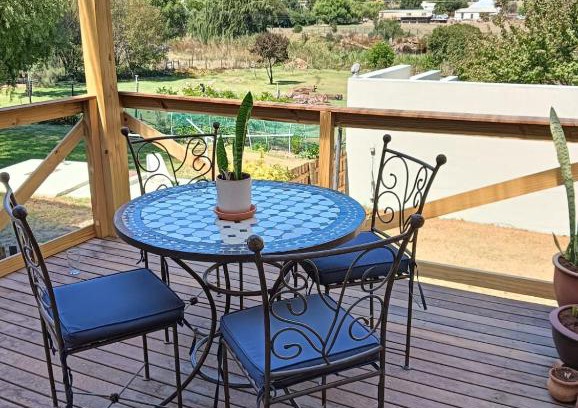 Barrydale Apartment | The Galleons
