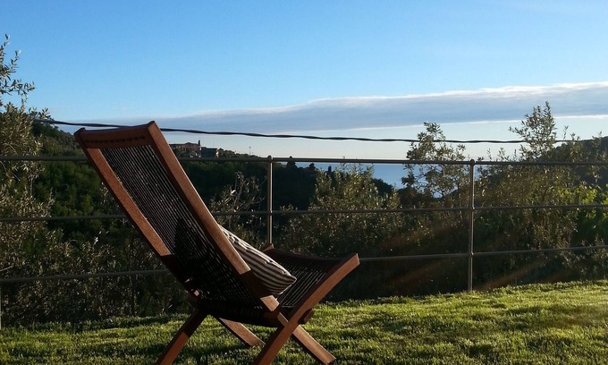 Sori Bed & Breakfast | the Garden of Fe surrounded by greenery between sea and mountains