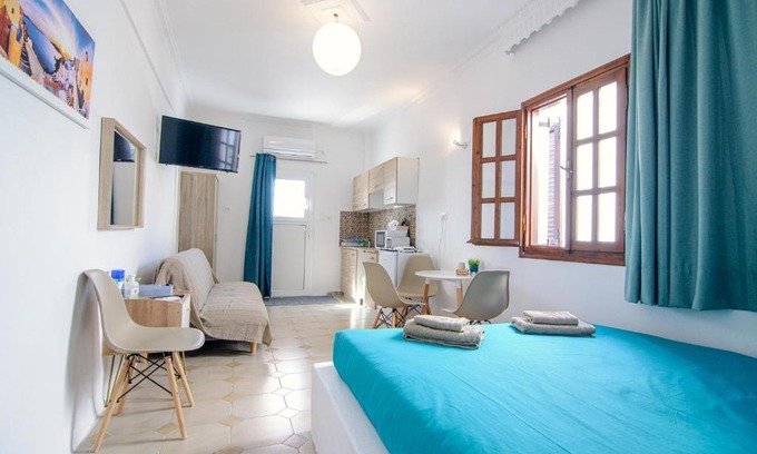 Fira Apartment | The Garden View 2