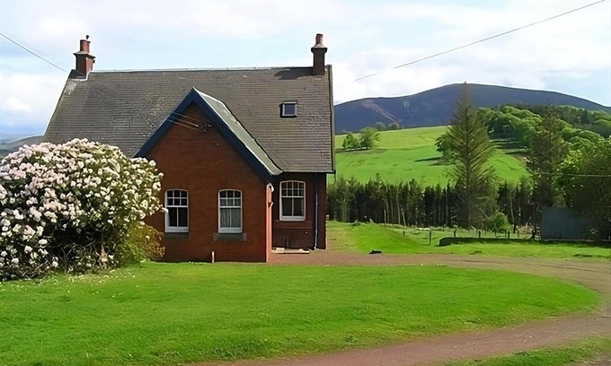 Biggar House | The Gardener's House