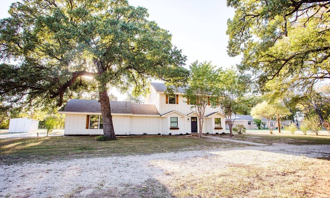 Lacy-Lakeview House | The Gathering Place
