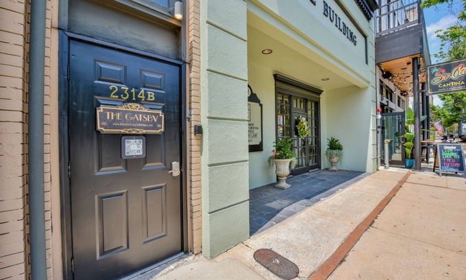 Tuscaloosa Apartment | The Gatsby - a 1920s Speakeasy abode in the heart of Downtown Tuscaloosa!