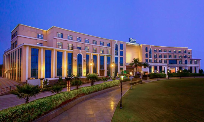 Greater Noida Hotel | The Gaurs Sarovar Premiere