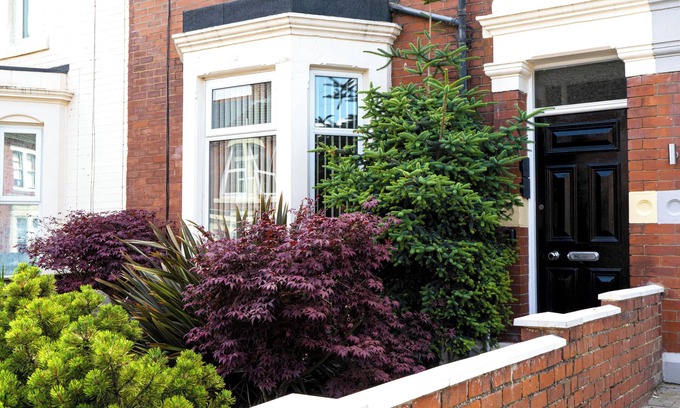 Whitley Bay Cottage | THE GEORGE, pet friendly, country holiday cottage in Whitley Bay