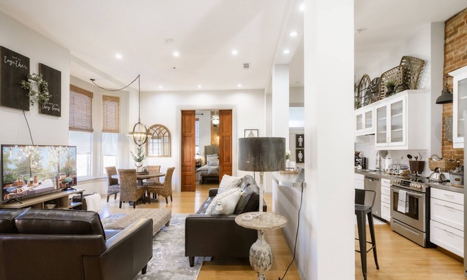 Kaufman Condo | The Getaway on Kaufman Square