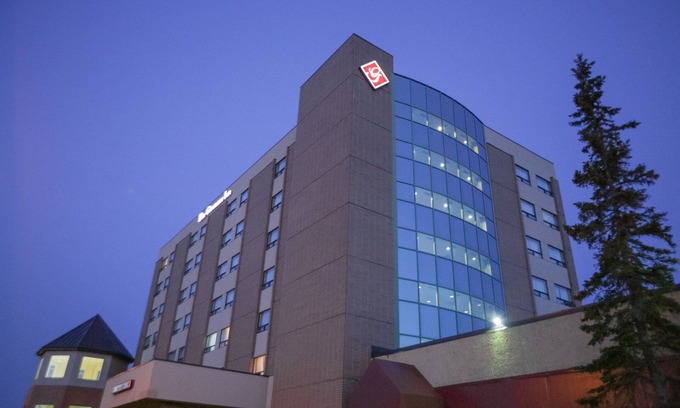 Lynnwood Ridge Hotel | The Glenmore Inn & Convention Centre