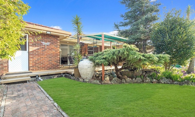 Basin View House | The Goddess of Wine Retreat with 3pm Checkout