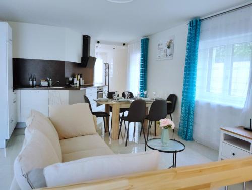 Kleinblittersdorf Apartment | The Gold House 80qm Gemütlich und Erholsam!