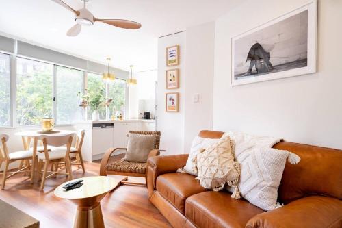 Darlinghurst Apartment | 'The Golden Gate' Cosy & Charming Inner-City Retreat
