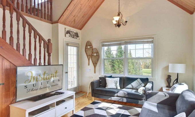 Mont-Tremblant House | The Golf and Mountain View Retreat by Instant Suites