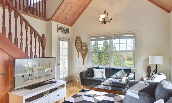 Mont-Tremblant House | The Golf & Mountain View Retreat by Instant Suites