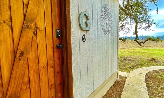 Dripping Springs Cabin | The GOODNIGHT: Sweet Treehouse suite with kitchenette in the Texas Hill Country