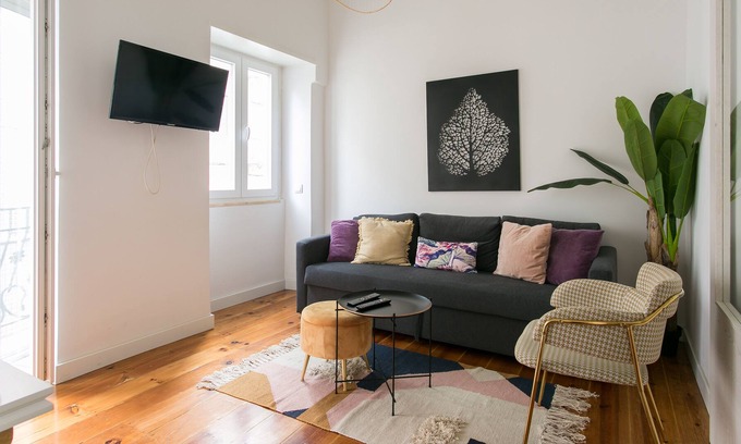 Santa Engracia Apartment | The Graceful Escape