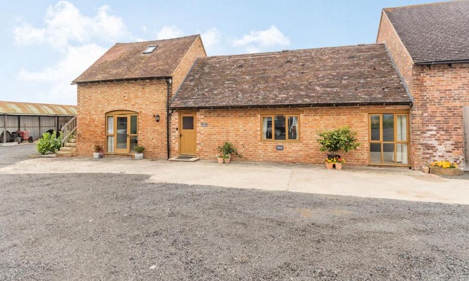 Evesham House | The Granary at Lane End Farm
