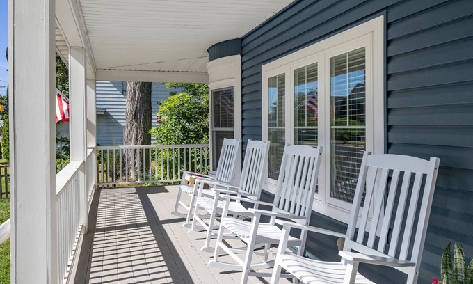 Three Oaks House | The Grand Elm - Stately homestead in the heart of Three Oaks, MI - 6 bed, 3 bath