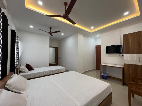Kanjikode Hotel | The Grand Inn