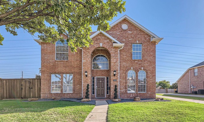 Southwest Carrollton House | The Grand Leicester – Spacious 4BR Stay